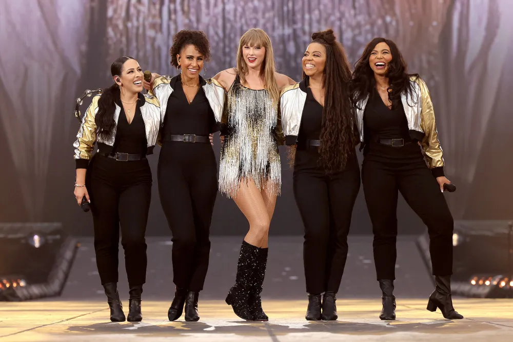Taylor Swift Pay Her Dancers in ‘Eras Tour’