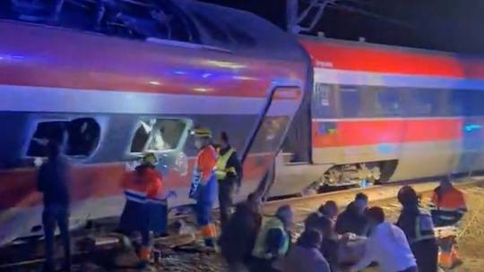 High-speed train collision kills 21 in Spain (VIDEOS)