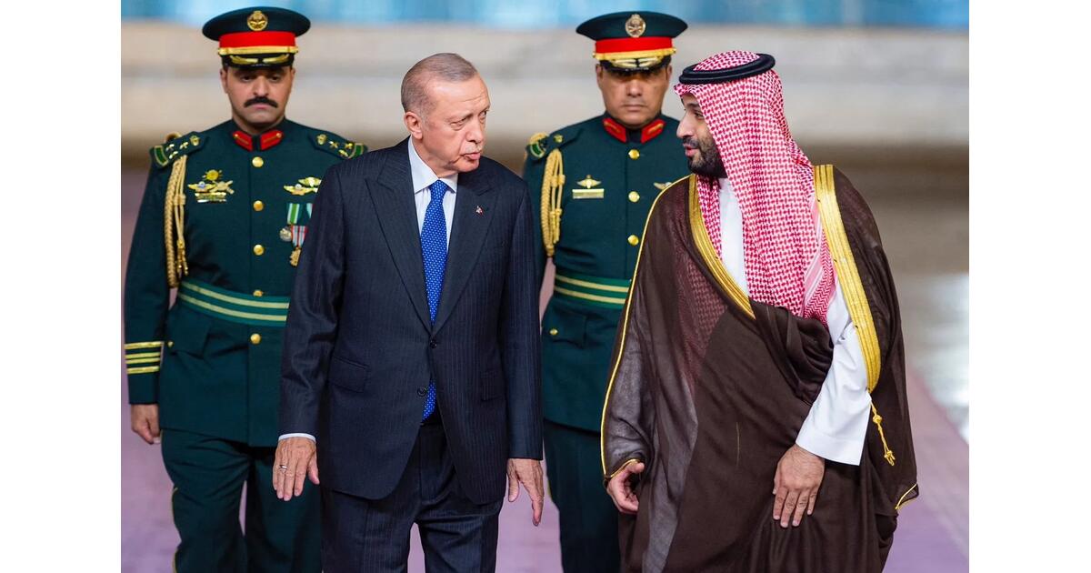 Türkiye, Saudi Arabia Deepen Defense Ties as KAAN Stealth Fighter Gains Global Praise