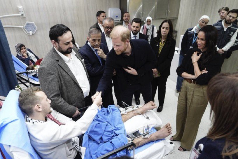 Prince Harry and his wife Meghan meet wounded children from Gaza in Jordan