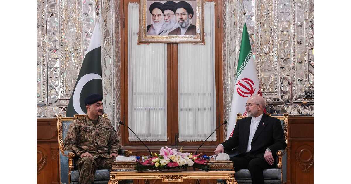 Iranian parliament speaker hosts Pakistan’s army chief for talks amid mediation with US