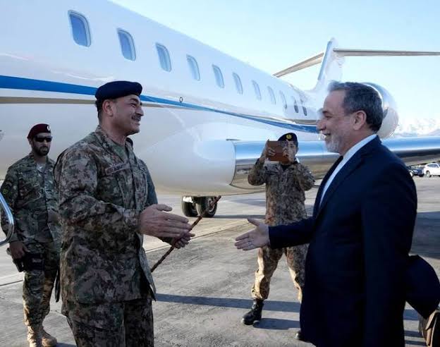 ARMY CHIEF LANDS IN IRAN