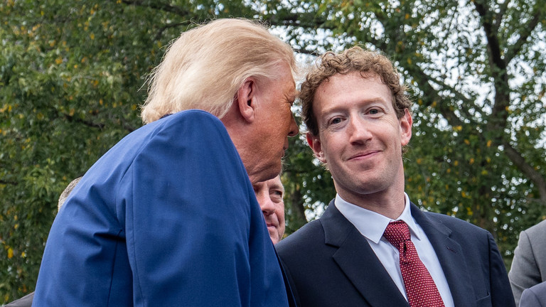 Trump and US tech giants sign pact to stop AI