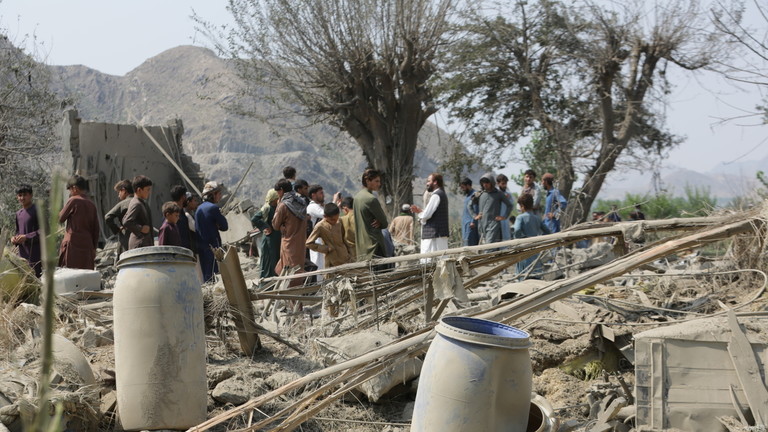 Pakistan launches deadly strikes on Afghanistan